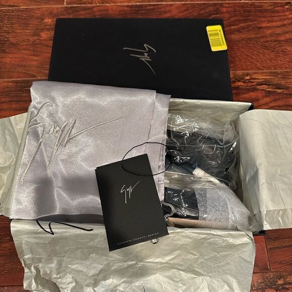 Giuseppe Zanotti Crystal Embellished top grain leather Ballet Flats Size 39 - Picture 11 of 11